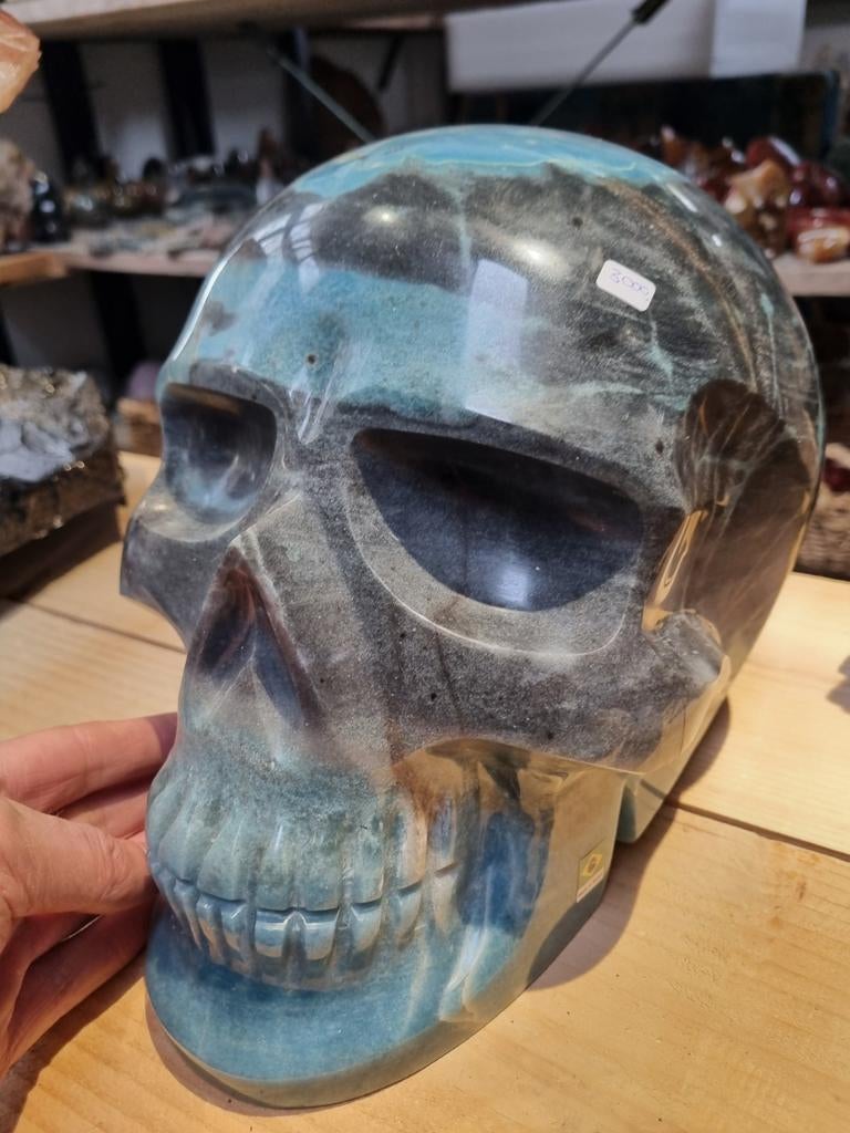 XXL Trolliet schedel - Trolleite kristal sculptuur van 2999,, Ophalen, Mineraal