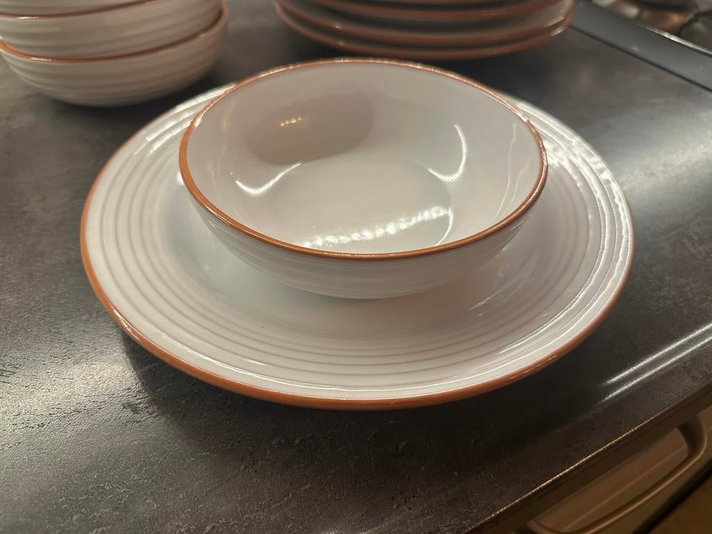 Jamie Oliver Servies: 10 Borden (28cm) & 10 Kommen (17cm) -, Nieuw, Ophalen of Verzenden, Bord(en), Effen
