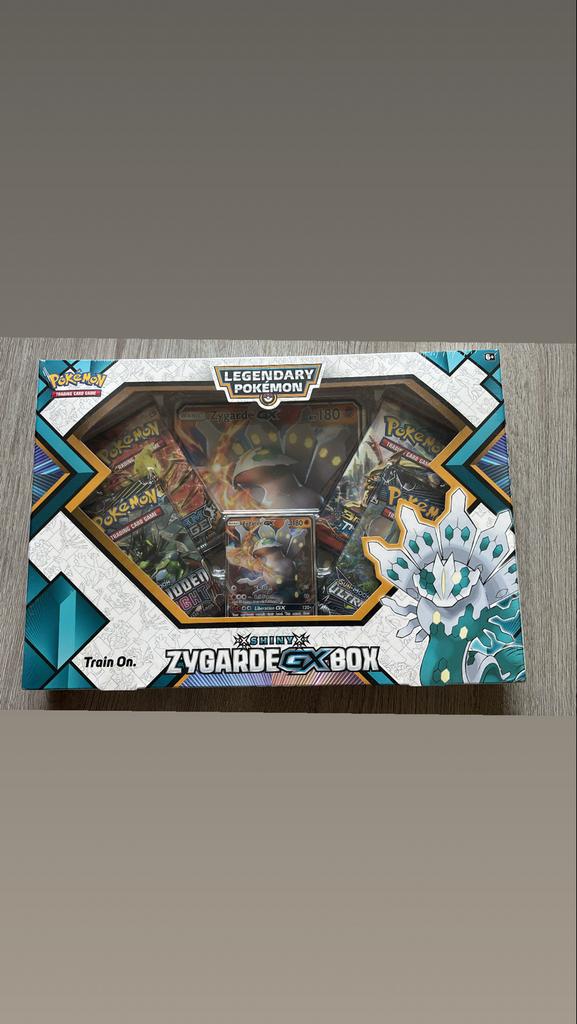 Pokémon Shiny Zygarde GX Box - Legendary Pokémon, Ophalen of Verzenden, Nieuw, Overige typen