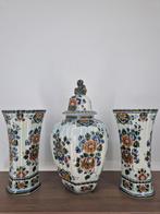 Flora Gouda Delft Polychroom Vaas Set | 3-delig | Vintage, Antiek en Kunst, Ophalen of Verzenden