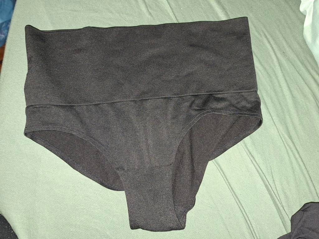 Nieuwe zwarte corrigerende slip van H&M, maat l, Kleding | Dames, Ondergoed en Lingerie, H&M, Verzenden, Zwart, Slip