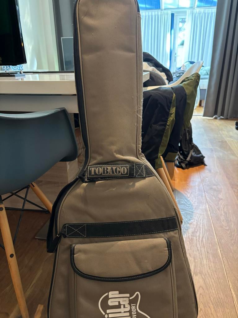 Gitaar Josef Neuer met Gitaartas - Tobago, Muziek en Instrumenten, Snaarinstrumenten | Gitaren | Akoestisch, Ophalen of Verzenden