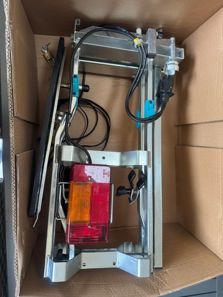 Multa Fietsendrager Inklapbaar 7-polig, Ophalen, Zo goed als nieuw, 2 fietsen, Trekhaakdrager