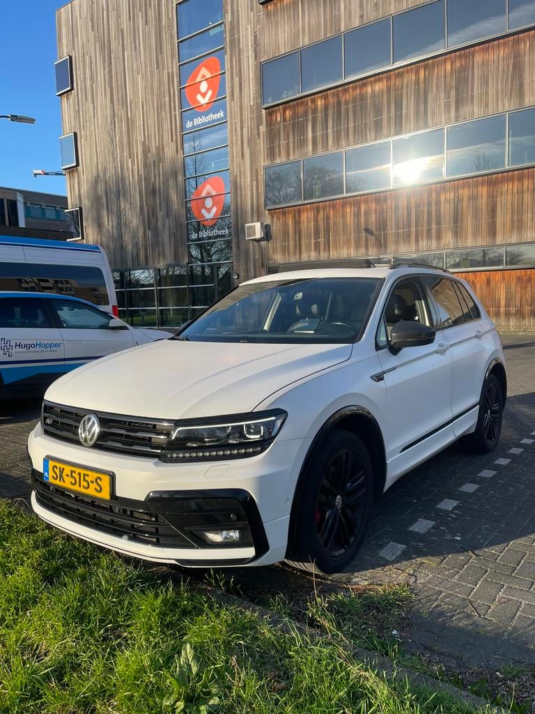 Volkswagen Tiguan R line 220pk Full Option DSG 4Motion Pano, Automaat, Zwart, 1984 cc, Wit