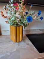 "Tulpen" vaas, toetervaas, Steen, Geel, Ophalen of Verzenden, Zo goed als nieuw