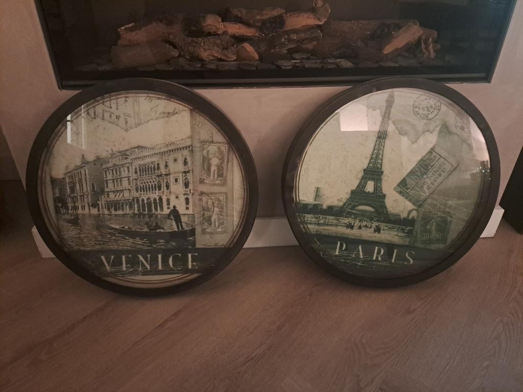 2 donkere lijsten met afbeeldingen van Venetië en Parijs, Ophalen, Minder dan 50 cm, Gebruikt, Foto of Poster