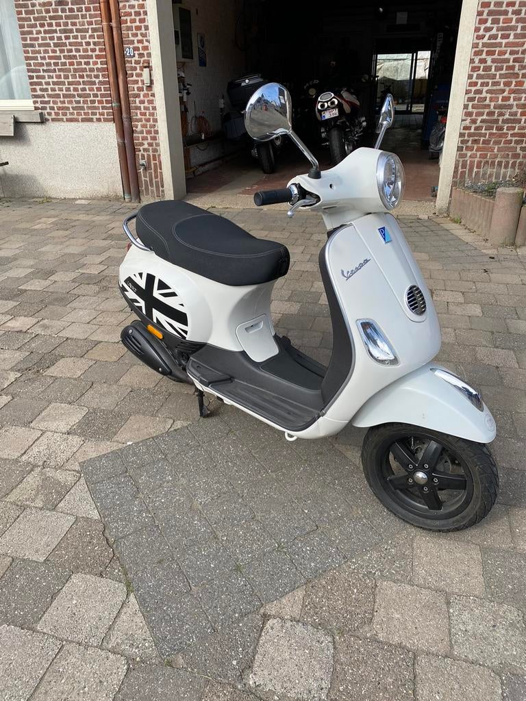 Vespa lx50, Fietsen en Brommers, Ophalen of Verzenden, Zo goed als nieuw, Benzine, Vespa