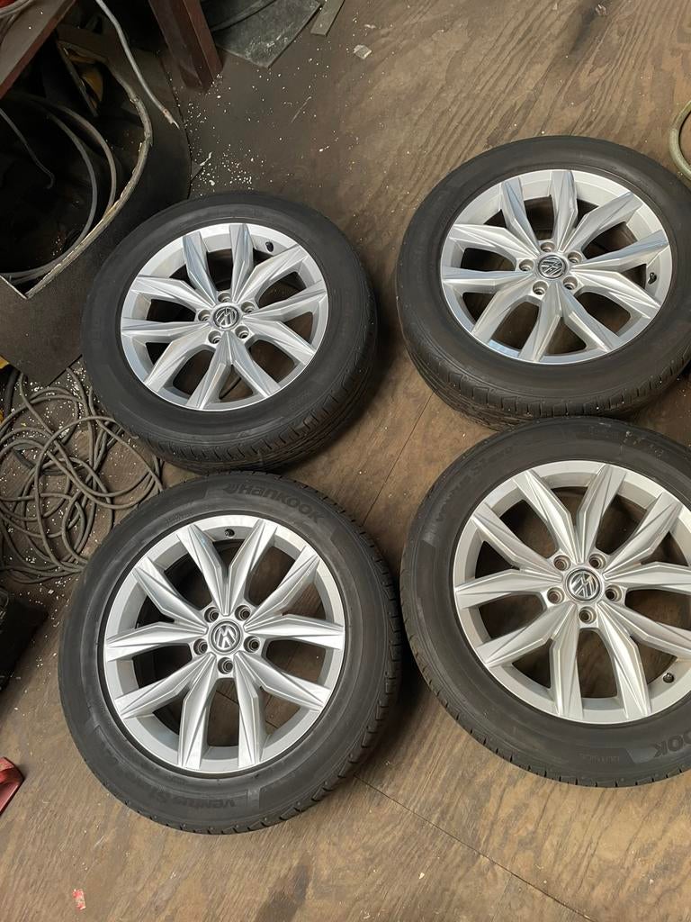 18 inch volkswagen Kingston met voldoende profiel, Ophalen, 18 inch, Banden en Velgen, All Season