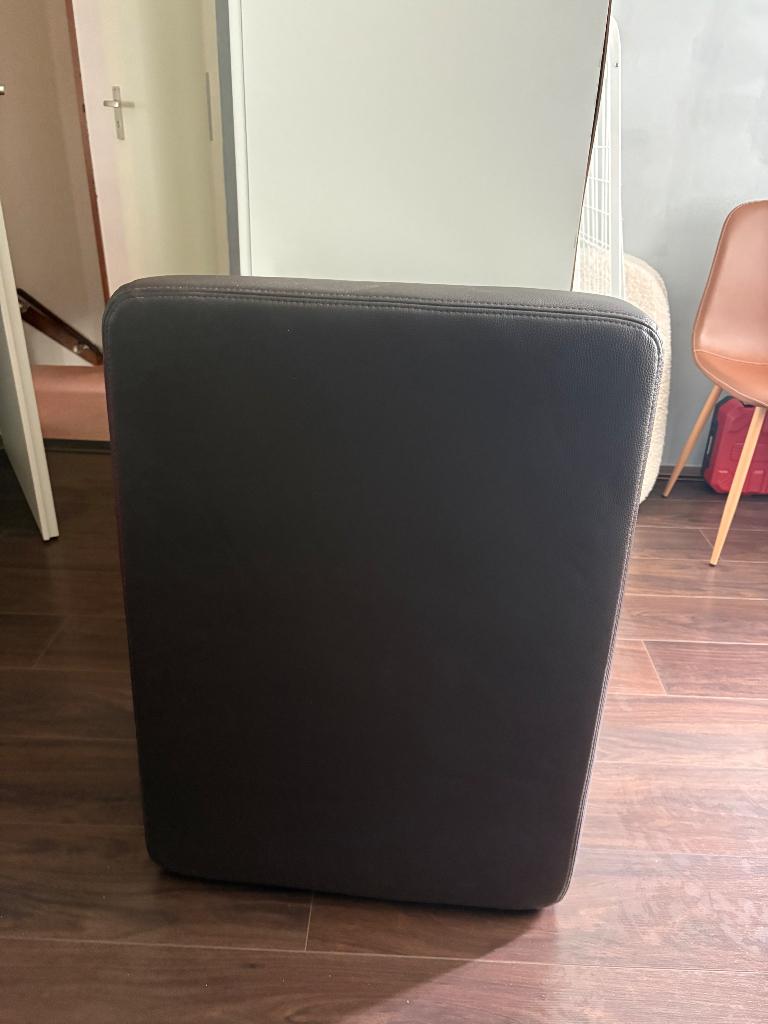 Grote Leren poef, Ophalen, Leer, 75 tot 100 cm, Zo goed als nieuw