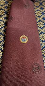 KNAC stropdas rood KNAC Koninklijke Nederlandse Automobiel, Verzamelen, Ophalen of Verzenden, Nieuw, Gebruiksvoorwerp