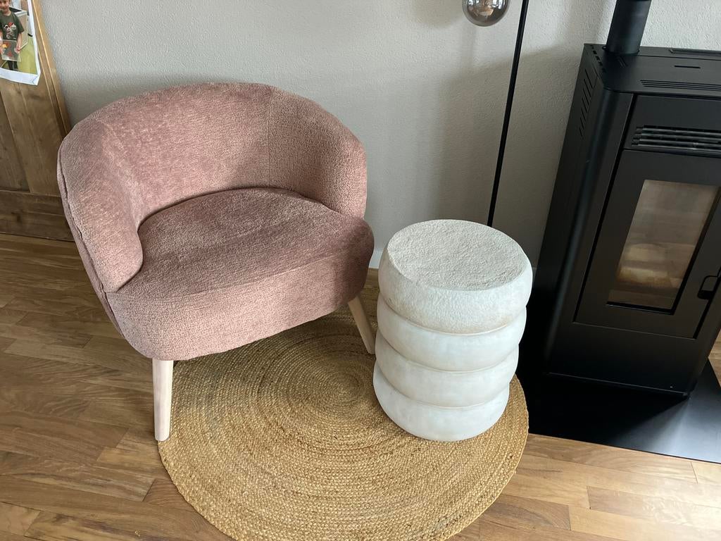 Mooie oudroze fauteuil van Kwantum ZGAN, Ophalen, Zo goed als nieuw, 75 tot 100 cm, 50 tot 75 cm