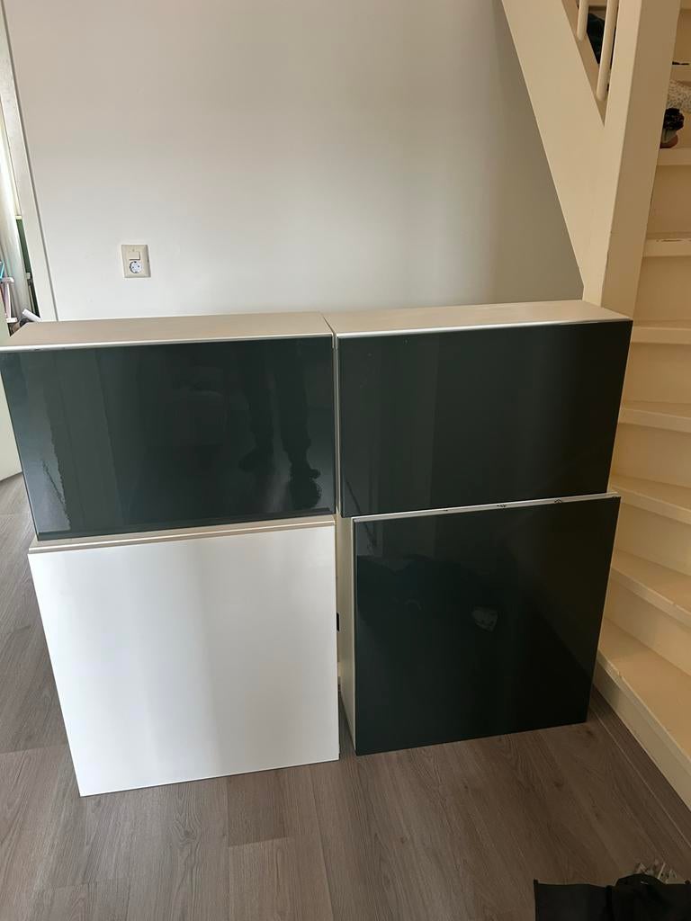 IKEA kasten, 4 stuks met deurtjes en ophangsysteem, Ophalen, Zo goed als nieuw