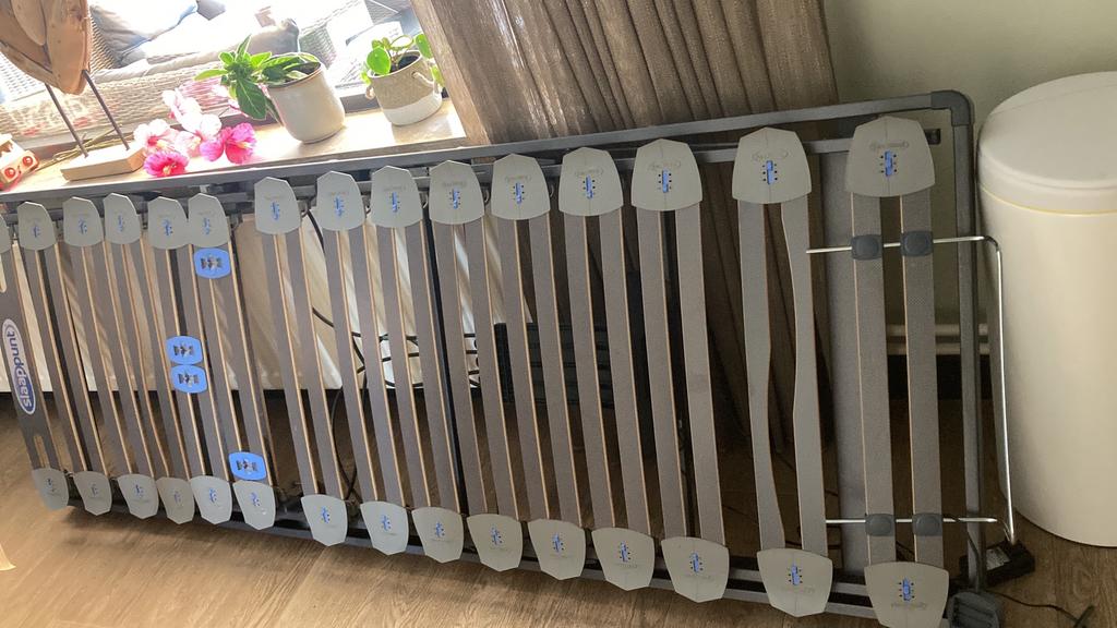 Elektrisch verstelbare lattenbodem Slaappunt, Ophalen, Gebruikt, 90 cm, Eenpersoons