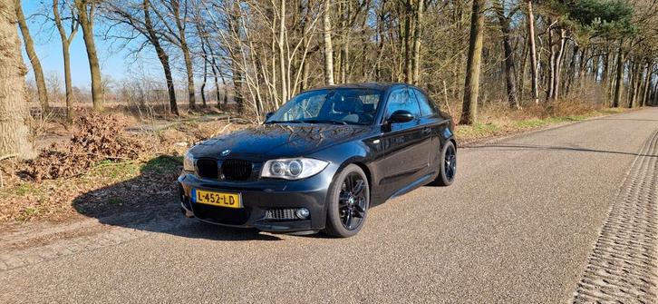 BMW 1-Serie 3.0 125I Coupe 2009 Zwart, Auto's, BMW, Particulier, 1-Serie, Airbags, Airconditioning, Alarm, Bochtverlichting, Centrale vergrendeling