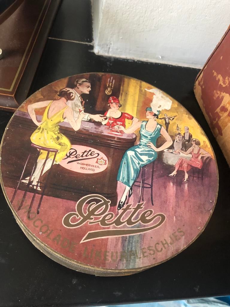 Pette wormerveer kartonnen doos chocolade, Verzamelen, Blikken, Zo goed als nieuw, Overige, Ophalen