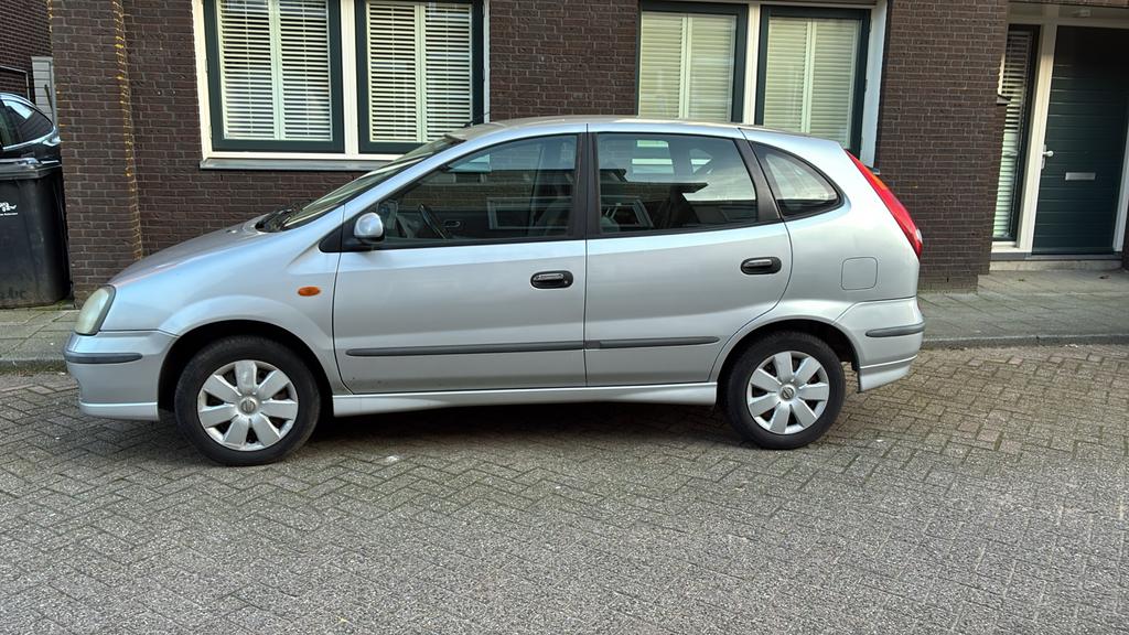 Nissan Almera Tino 1.8 2004, Auto's, Nissan, Stof, 4 cilinders, Almera Tino, Origineel Nederlands