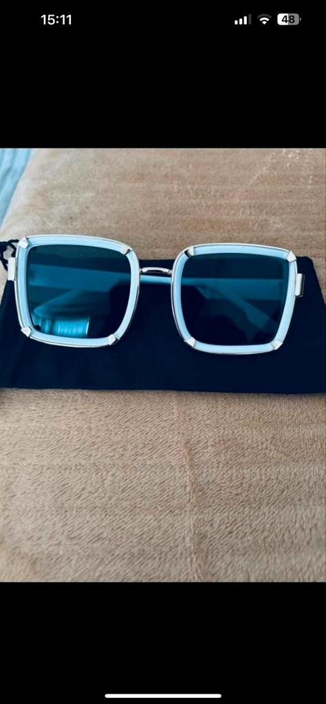 Mooi nieuw dames zonnebril van christian Dior, Sieraden, Tassen en Uiterlijk, Zonnebrillen en Brillen | Dames, Zonnebril, Wit