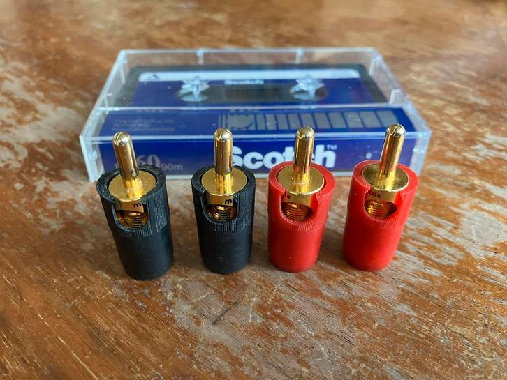 4 Monitor Cable Schroef-banaanpluggen glad met huls., Audio, Tv en Foto, Audiokabels en Televisiekabels, Gebruikt, Luidsprekerkabel