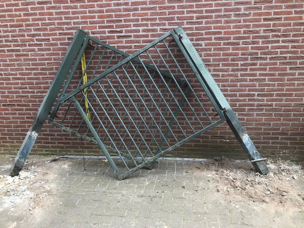 Stalen poort 3 meter breed, Tuin en Terras, Tuinpoorten, Ophalen of Verzenden, Zo goed als nieuw, IJzer, 200 cm of meer