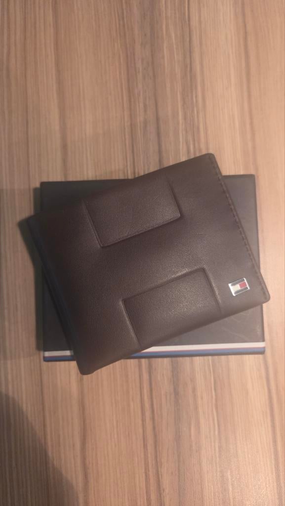 Tommy Hilfiger portemonnee - Bruin leer, Sieraden, Tassen en Uiterlijk, Portemonnees, Overige merken, Bruin, Nieuw, Ophalen of Verzenden