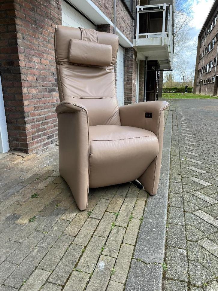 Sta op stoel Prominent, Huis en Inrichting, Fauteuils, Zo goed als nieuw, Leer, 50 tot 75 cm, Minder dan 75 cm, Ophalen