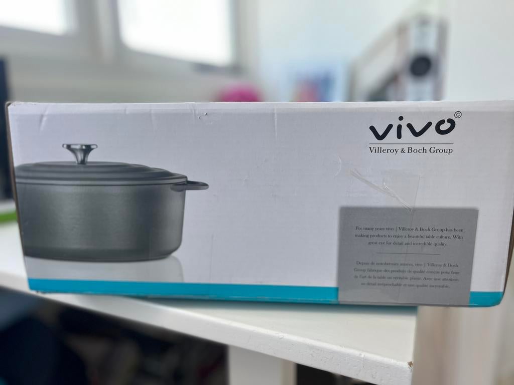 Nieuw: Vivo stoofpan - ovaal, Ophalen of Verzenden, Nieuw, Gietijzer, Koekenpan of Braadpan