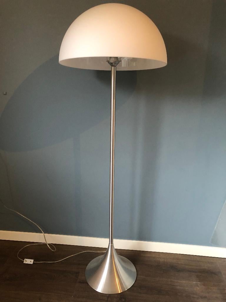 "Hala" design vloerlamp, hoogte 150cm, izgst !!, Huis en Inrichting, Lampen | Vloerlampen, Ophalen, Zo goed als nieuw, Metaal