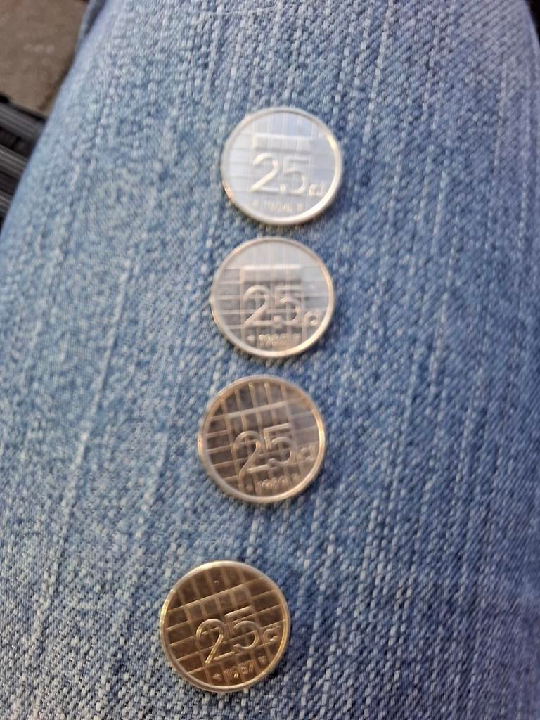 Vier 25 cent munten Koningin Juliana, Postzegels en Munten, Munten | Nederland, Ophalen of Verzenden
