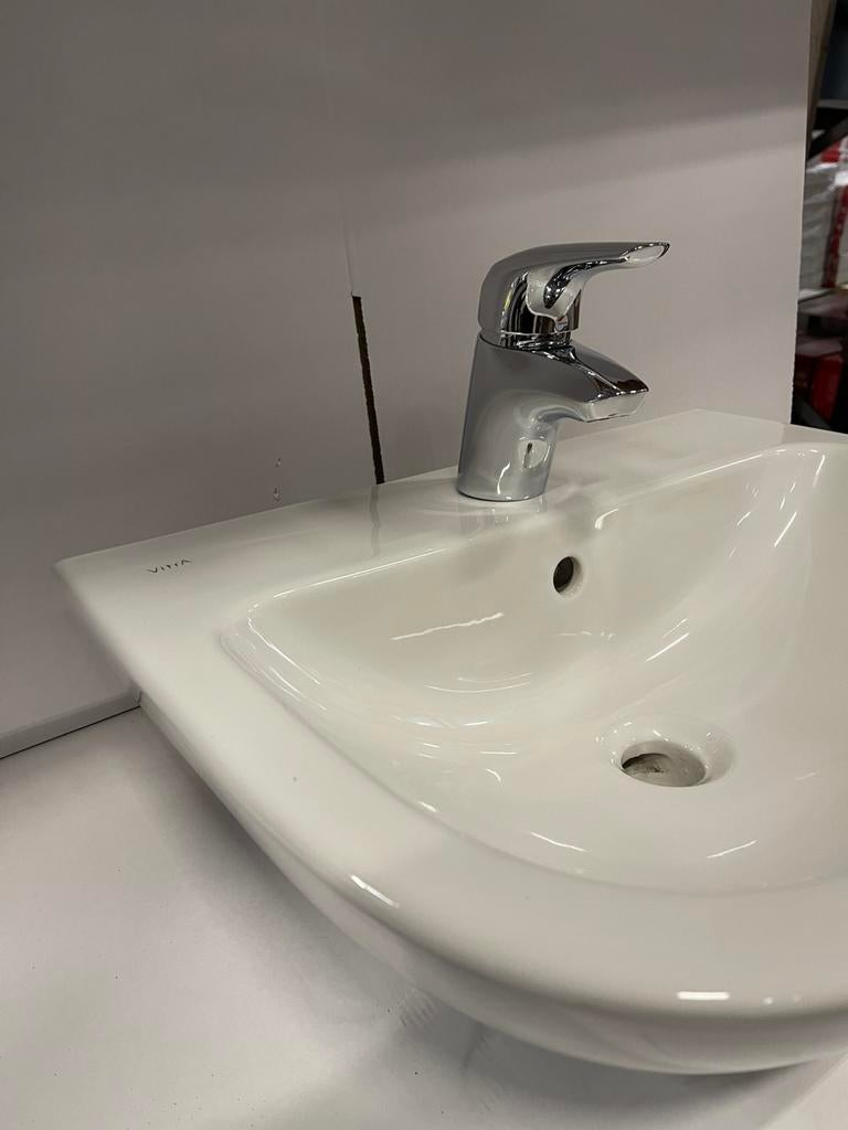 complete wastafel met  kraan en spiegel nieuw nog 8 stuks, Ophalen of Verzenden, Nieuw