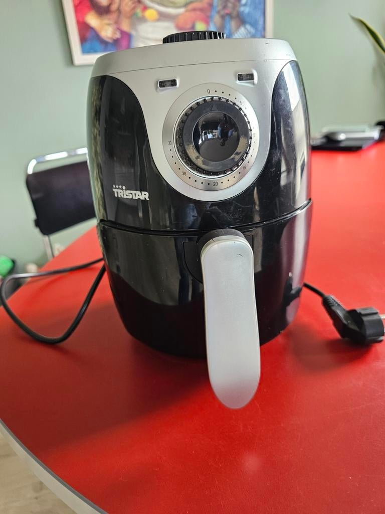 Tristar Airfryer - Compact en Efficiënt, Ophalen, Zo goed als nieuw