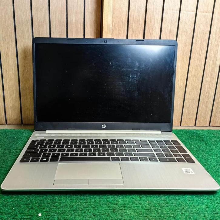 02-04 HP 15-DW1800ND Intel Core i5-10210U 8GB 256GB Win 11, Computers en Software, Windows Laptops, Zo goed als nieuw