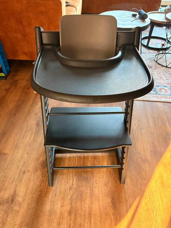 Stokke Tripp Trapp meegroeistoel met dreumes zitje + eetblad, Kinderen en Baby's, Kinderstoelen, Zo goed als nieuw, Meegroeistoel