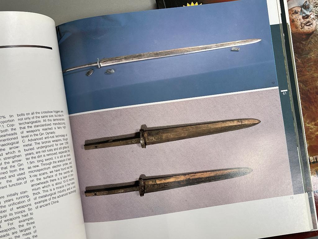 2 boeken Terra Cotta leger van keizer Qin Shihuang.  China, Ophalen of Verzenden, Zo goed als nieuw, Overige gebieden