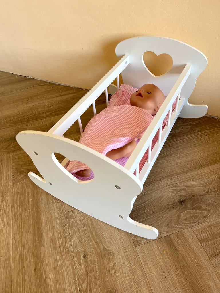 Houten poppenbed met dekbed en Baby Born pop, Ophalen, Gebruikt, Babypop