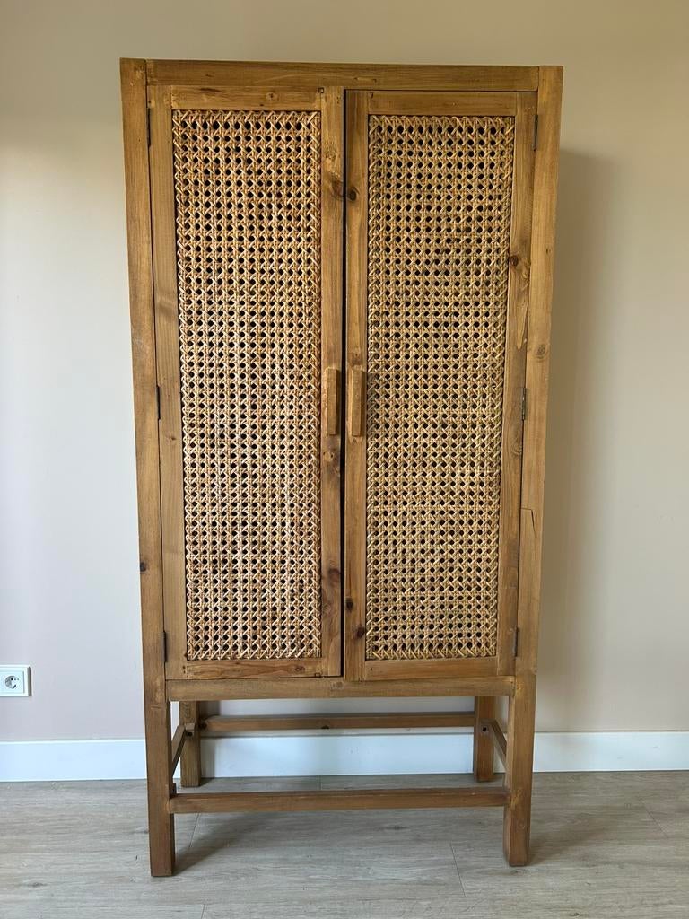 Prachtige rotan kast / webbing kast Kwantum, Ophalen, Zo goed als nieuw