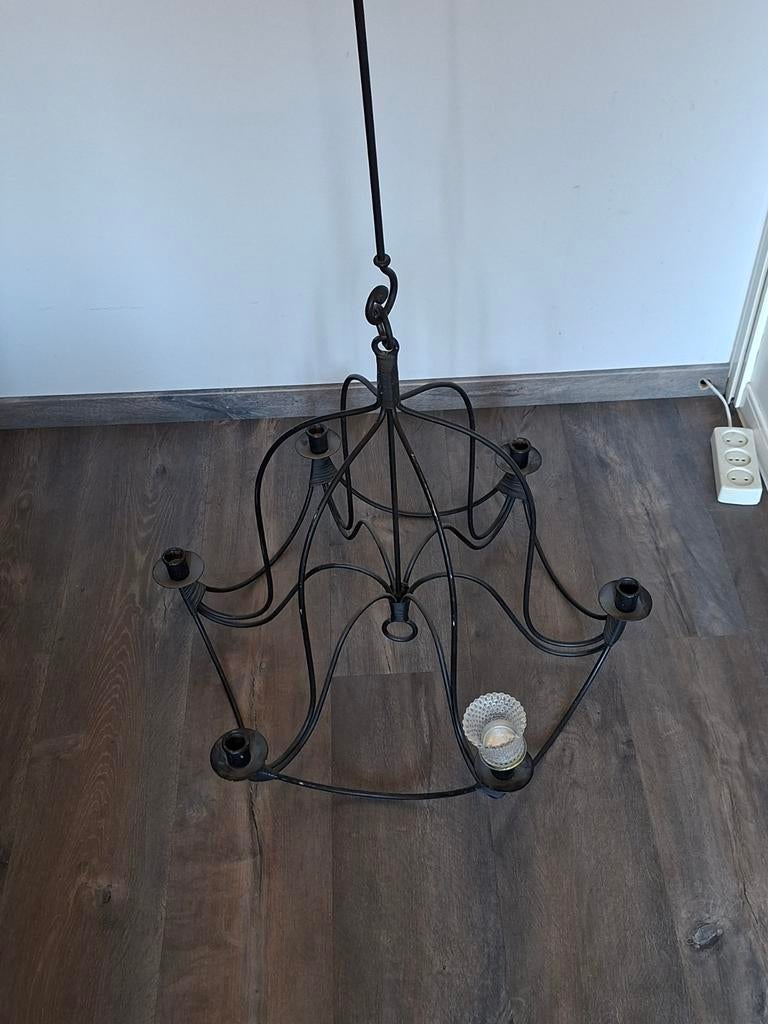 Zwarte Kroonluchter met Glazen Kaarsenhouder (12 stuks), Huis en Inrichting, Lampen | Kroonluchters, Ophalen, Gebruikt, Glas, Klassiek, Modern