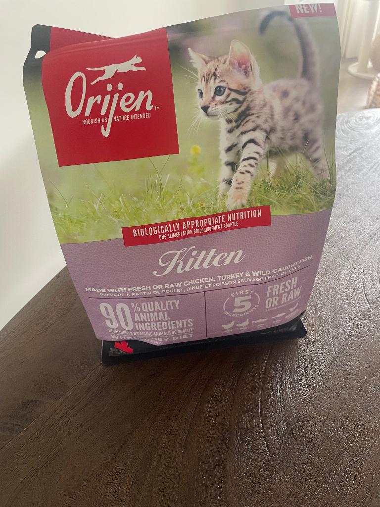 Orijen kittenvoer, Ophalen, Kat