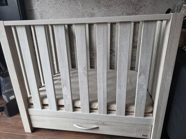 Box met matrasje, in hoogte verstelbaar, Kinderen en Baby's, Boxen, Ophalen of Verzenden