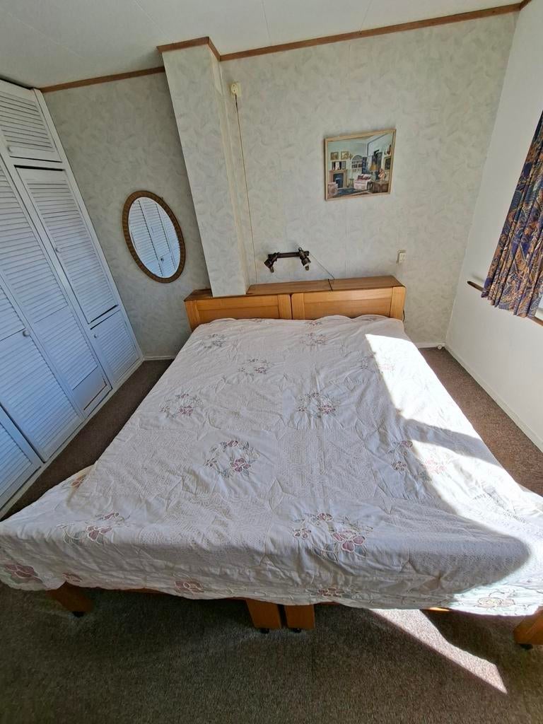 Vintage Dekbed met Bloemenpatroon en Kant, Ophalen, Gebruikt, Beige, Tweepersoons