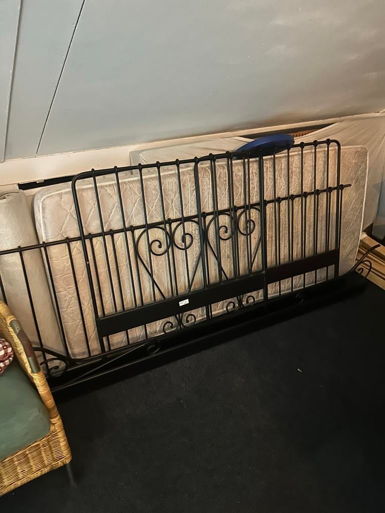 IKEA bed 200x90 inclusief lattenbodem, Huis en Inrichting, Slaapkamer | Bedden, Ophalen, Gebruikt, 90 cm, Eenpersoons