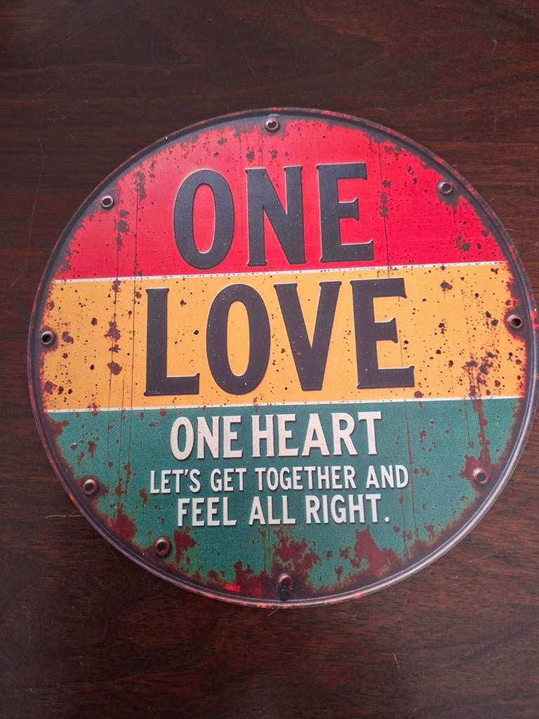 One Love' Wandbord   Reggae Stijl, Metaal, Gebruikt, Rood, Vintage