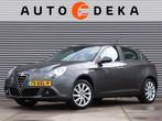 Alfa Romeo Giulietta 1.4 T Distinctive Automaat *Leder*Navig, Euro 5, 4 cilinders, 19 km/l, Zilver of Grijs