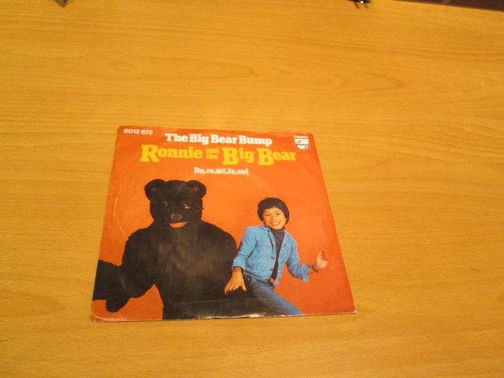 Ronnie And The Big Bear - The Big Bear Bump / Do,Re,Mi,Fa,So, Cd's en Dvd's, Vinyl Singles, Gebruikt, Pop, Ophalen of Verzenden
