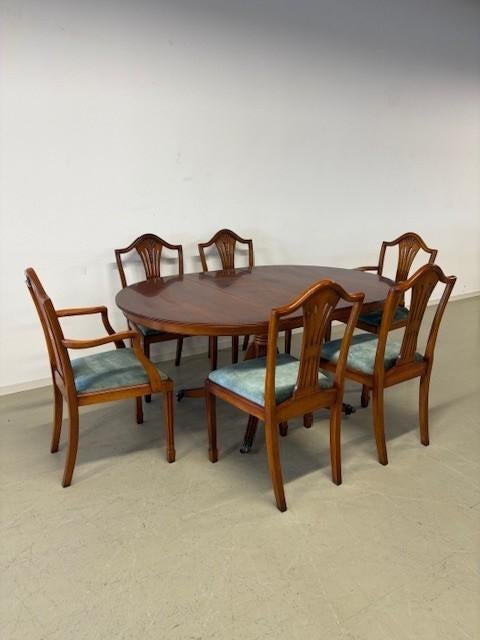 Engelse eethoek in taxus, Ophalen, Gebruikt, Engels / Klassiek, 4 tot 6 stoelen