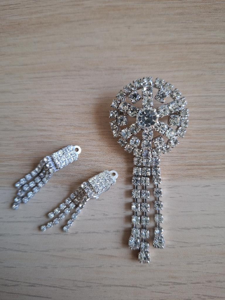 Grote strass waterval broche & bijpassende oorbellen,Vintage, 4 tot 7 cm, Ophalen of Verzenden, Zo goed als nieuw, Zilver