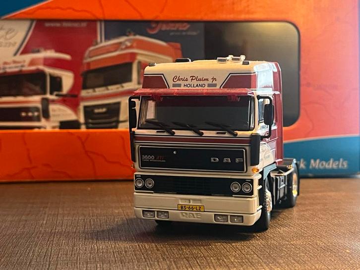 Pluim Transport DAF XF 106 & DAF 3600 Set, Hobby en Vrije tijd, Modelauto's | Overige schalen, Zo goed als nieuw, Bus of Vrachtwagen