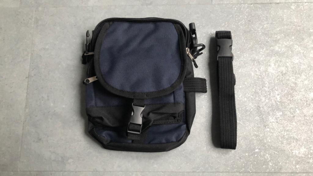 Handige blauwe tas met verschillende vakken, draagband Nieuw, 20 tot 30 cm, Blauw, Minder dan 40 cm, Ophalen of Verzenden