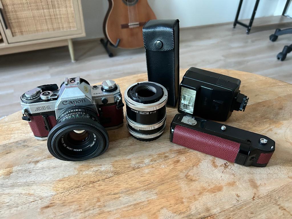 Canon AE-1 + accessories, Ophalen of Verzenden, Gebruikt, Spiegelreflex, Canon
