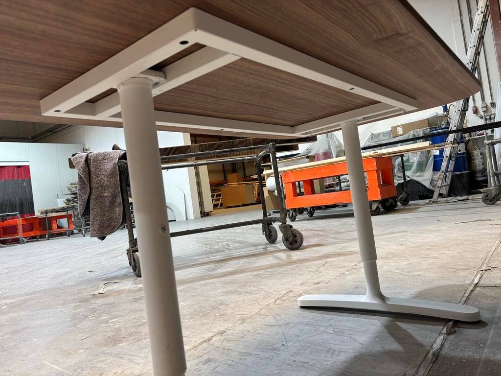 Eettafel met noten gelakt fineer blad 80x160 cm, Huis en Inrichting, Tafels | Eettafels, Gebruikt, 150 tot 200 cm, Vier personen