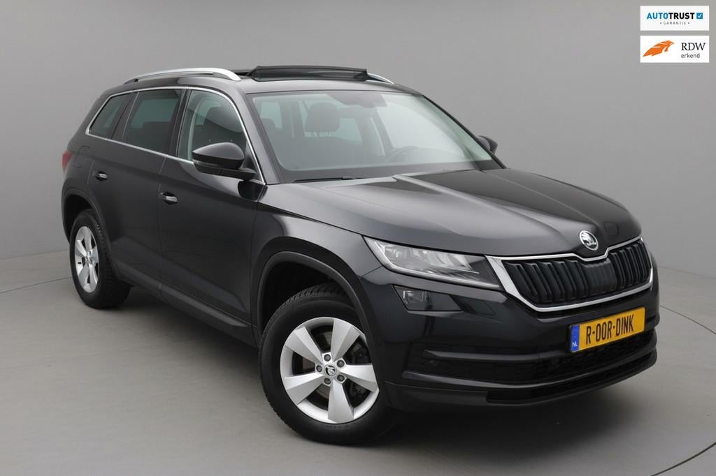 Skoda Kodiaq 7-persoons|ACC|Pano|Trekhaak|Camera, Stof, Gebruikt, 7 stoelen, Zwart